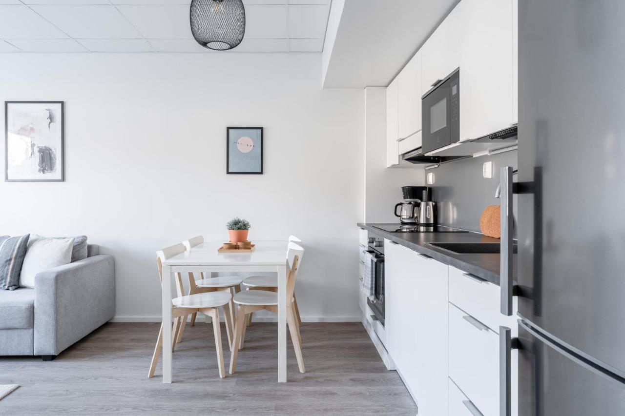 Modern 2Br Apartment With Balcony & Central Location - Hosted By 2Ndhomes Tampere Kültér fotó